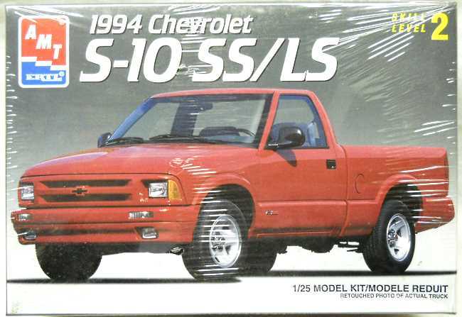 AMT 1/25 1994 Chevrolet S-10 SS / LS Super Sport Pickup, 8964 plastic model kit